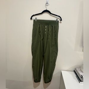 DONNI. Nylons Cargo Joggers Army Green
